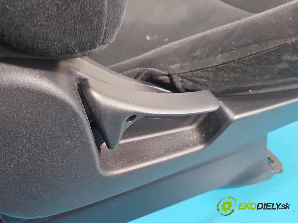 Mitsubishi Outlander II 2006-2013 2.0 DI-D 140 HP manual 103 kW 1968 cm3 5- Sedačka pravý  (Sedadlo)