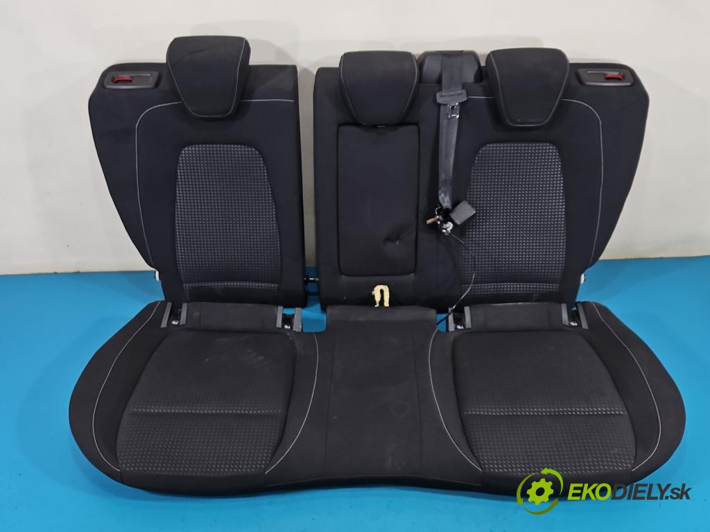 Ford Focus Mk4 2018- 1.0 ecoboost 125 HP manual 92 kW 999 cm3 5- Pohovka: zadné  (Sedadlo)