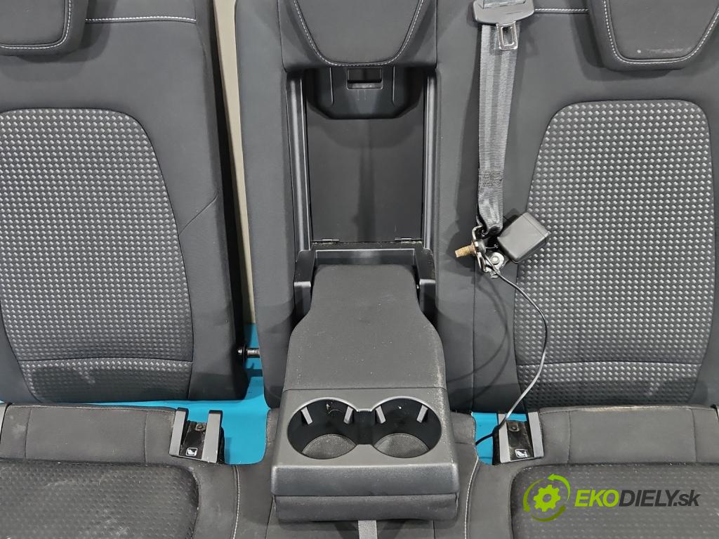 Ford Focus Mk4 2018- 1.0 ecoboost 125 HP manual 92 kW 999 cm3 5- Pohovka: zadné  (Sedadlo)
