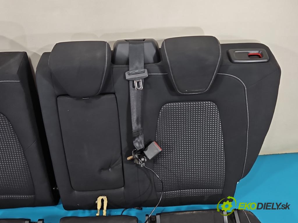 Ford Focus Mk4 2018- 1.0 ecoboost 125 HP manual 92 kW 999 cm3 5- Pohovka: zadné  (Sedadlo)