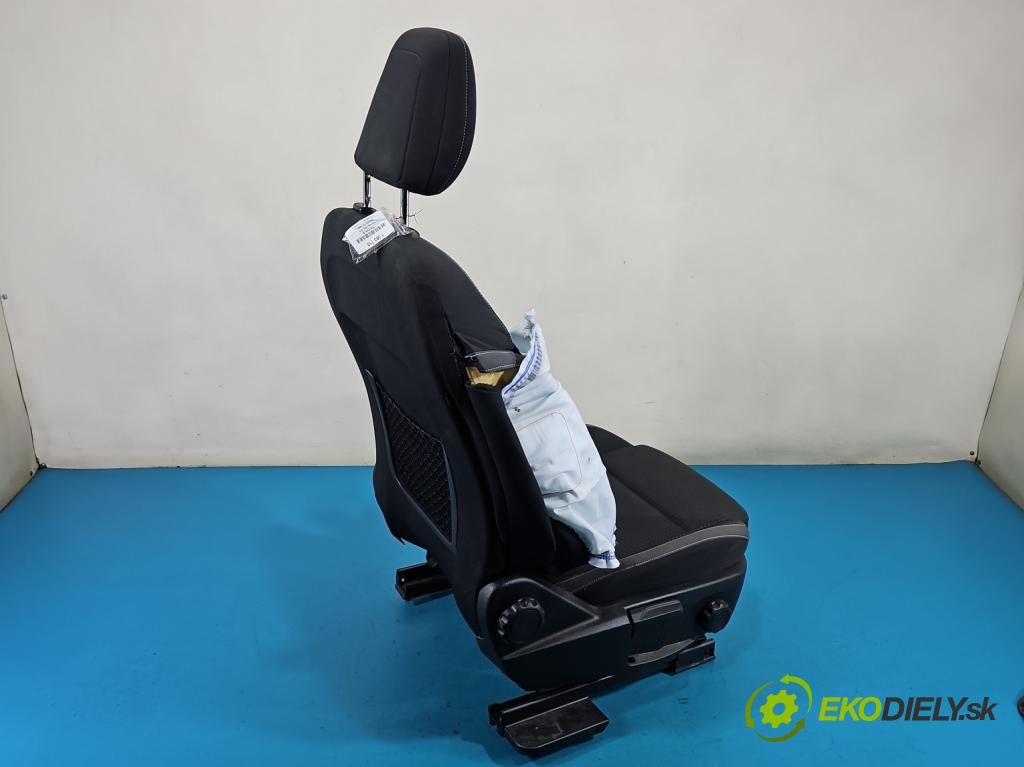Ford Focus Mk4 2018- 1.0 ecoboost 125 HP manual 92 kW 999 cm3 5- Sedačka pravý  (Sedadlo)