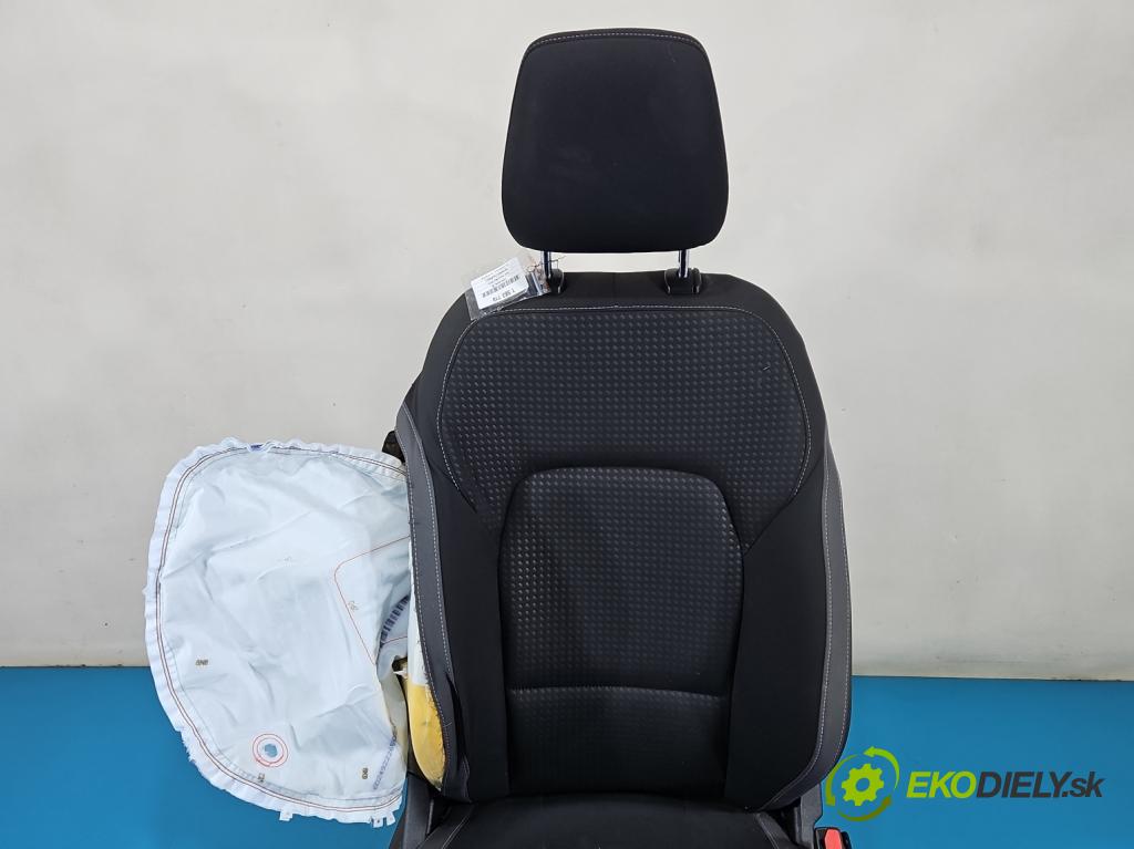 Ford Focus Mk4 2018- 1.0 ecoboost 125 HP manual 92 kW 999 cm3 5- Sedačka pravý  (Sedadlo)