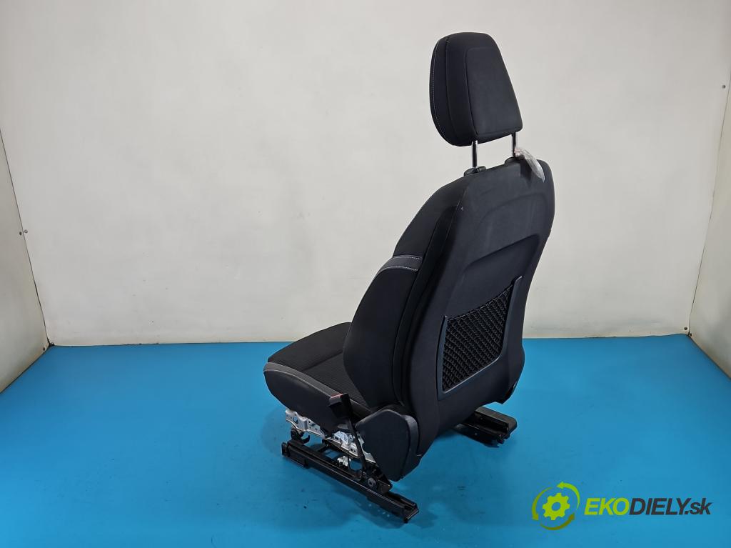 Ford Focus Mk4 2018- 1.0 ecoboost 125 HP manual 92 kW 999 cm3 5- Sedačka pravý  (Sedadlo)