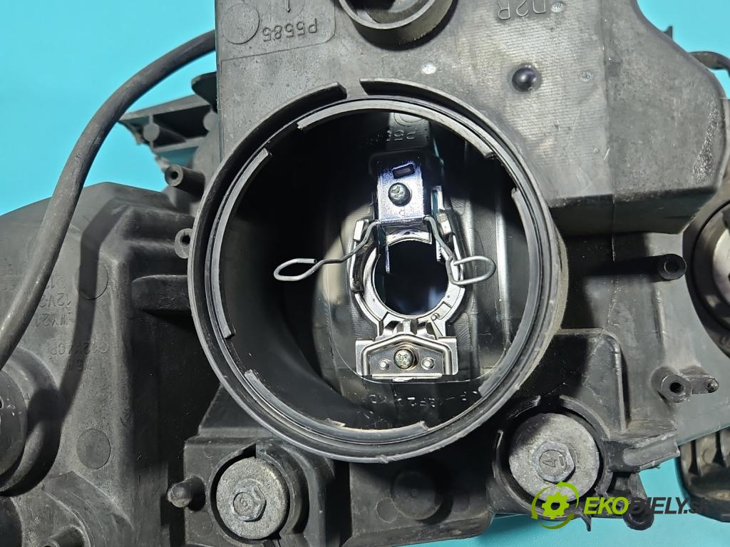 Mitsubishi Outlander II 2006-2013 2.0 DI-D 140 HP manual 103 kW 1968 cm3 5- Reflektor: pravý  (Svetlo predné pravé)