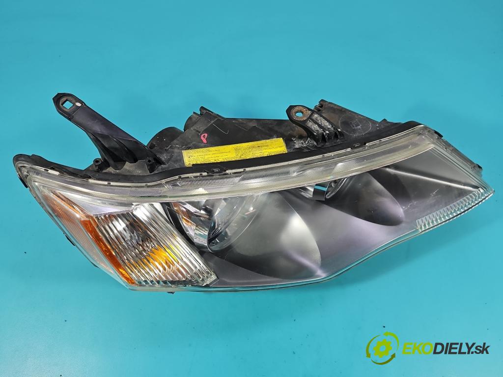 Mitsubishi Outlander II 2006-2013 2.0 DI-D 140 HP manual 103 kW 1968 cm3 5- Reflektor: pravý  (Svetlo predné pravé)