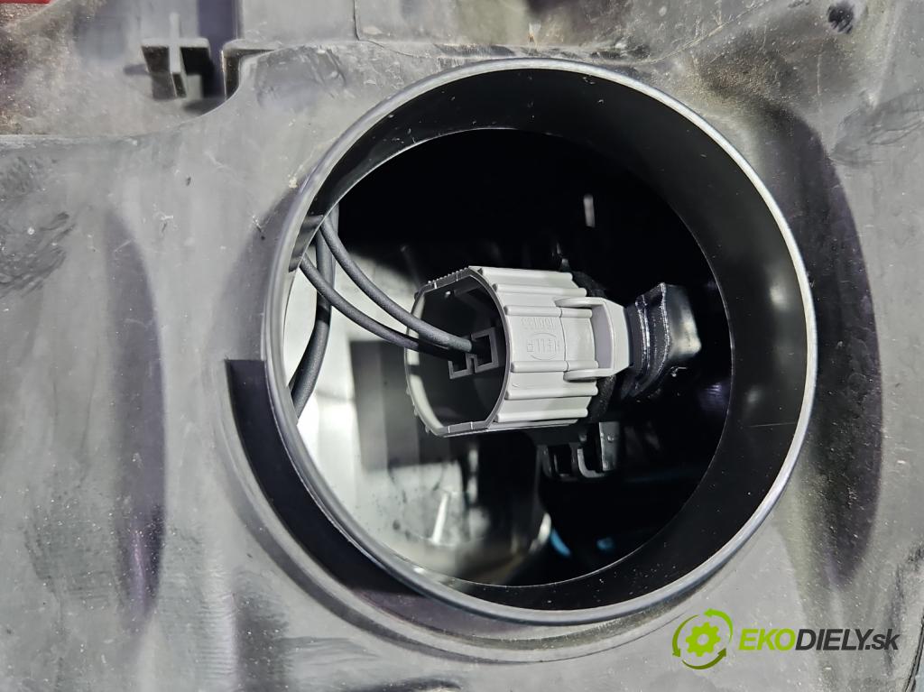 Audi A6 C7 2011-2018 2.0 tdi 177 HP automatic 130 kW 1968 cm3 5- Reflektor: pravý 4G0941044J (Svetlo predné pravé)