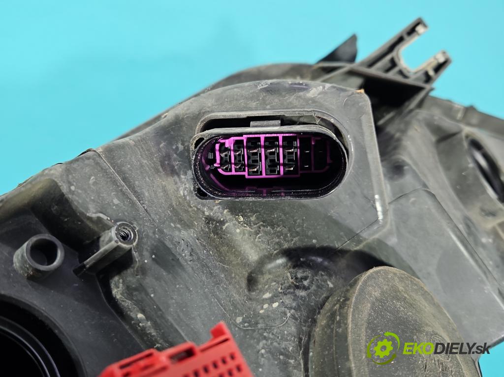 Audi A6 C7 2011-2018 2.0 tdi 177 HP automatic 130 kW 1968 cm3 5- Reflektor: pravý 4G0941044J (Svetlo predné pravé)