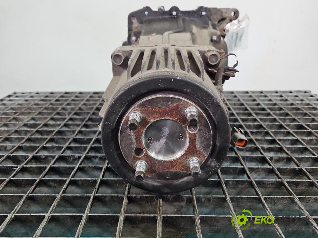 Mitsubishi Outlander II 2006-2013 2.0 DI-D 140 HP manual 103 kW 1968 cm3 5- Most: zadní: 8H20