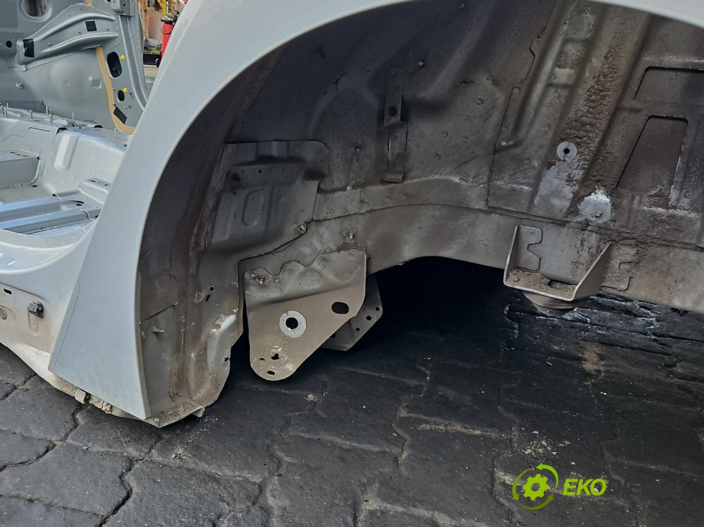 Ford Focus Mk4 2018- 1.0 ecoboost 125 HP manual 92 kW 999 cm3 5- blatník zadné ľavý