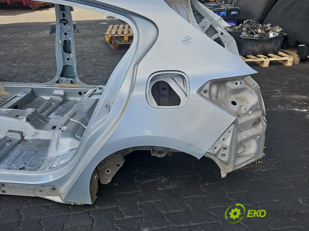 Ford Focus Mk4 2018- 1.0 ecoboost 125 HP manual 92 kW 999 cm3 5- blatník zadné ľavý 