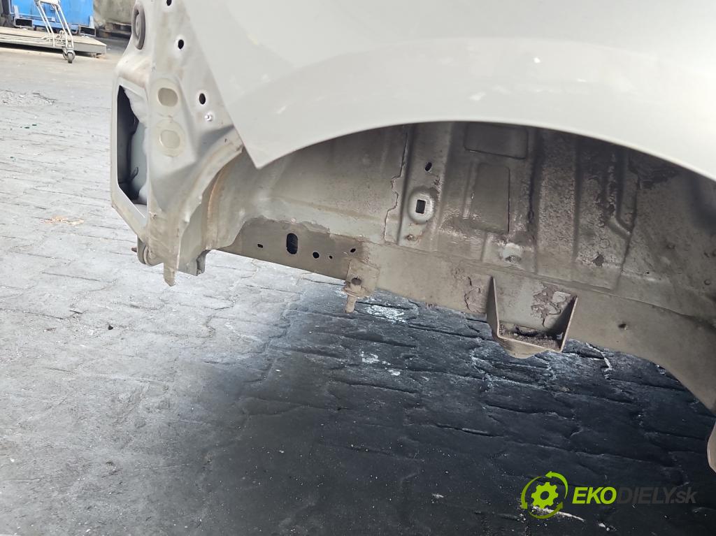 Ford Focus Mk4 2018- 1.0 ecoboost 125 HP manual 92 kW 999 cm3 5- blatník zadné pravý