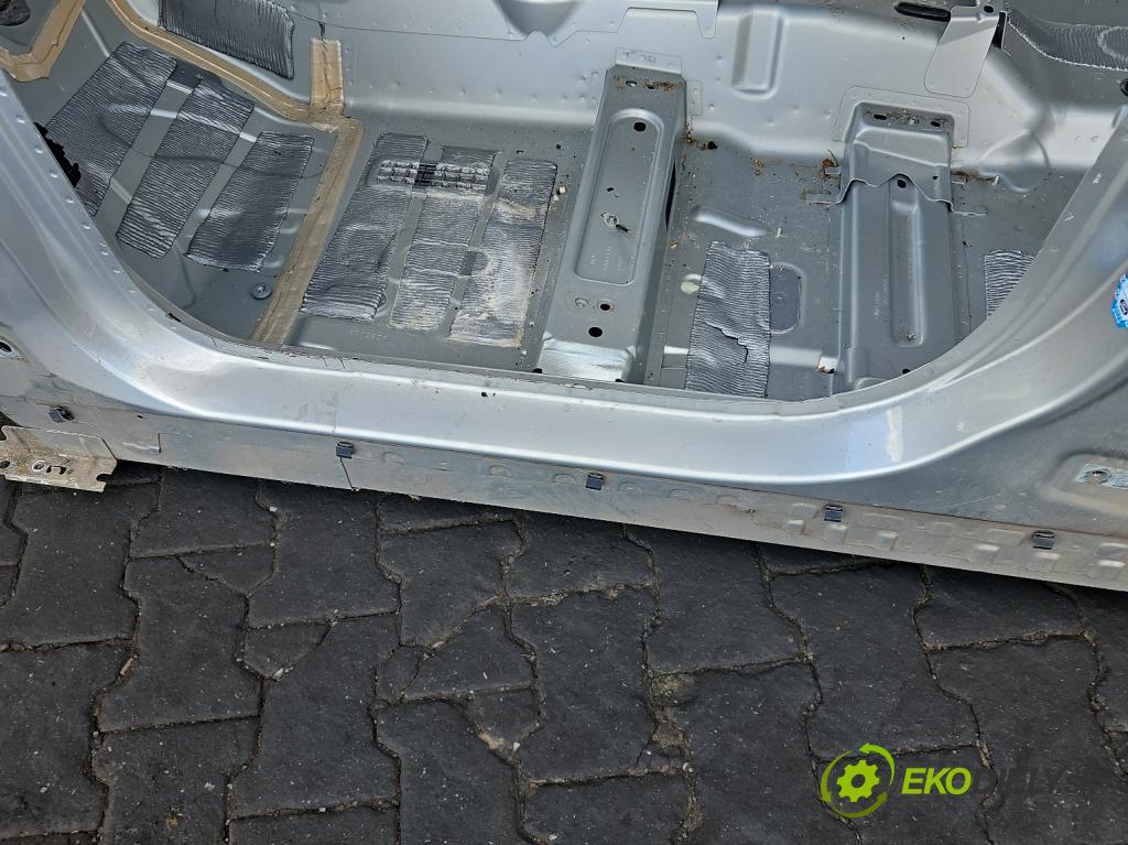 Ford Focus Mk4 2018- 1.0 ecoboost 125 HP manual 92 kW 999 cm3 5- Práh: ľavý  (Karoséria ostatné)