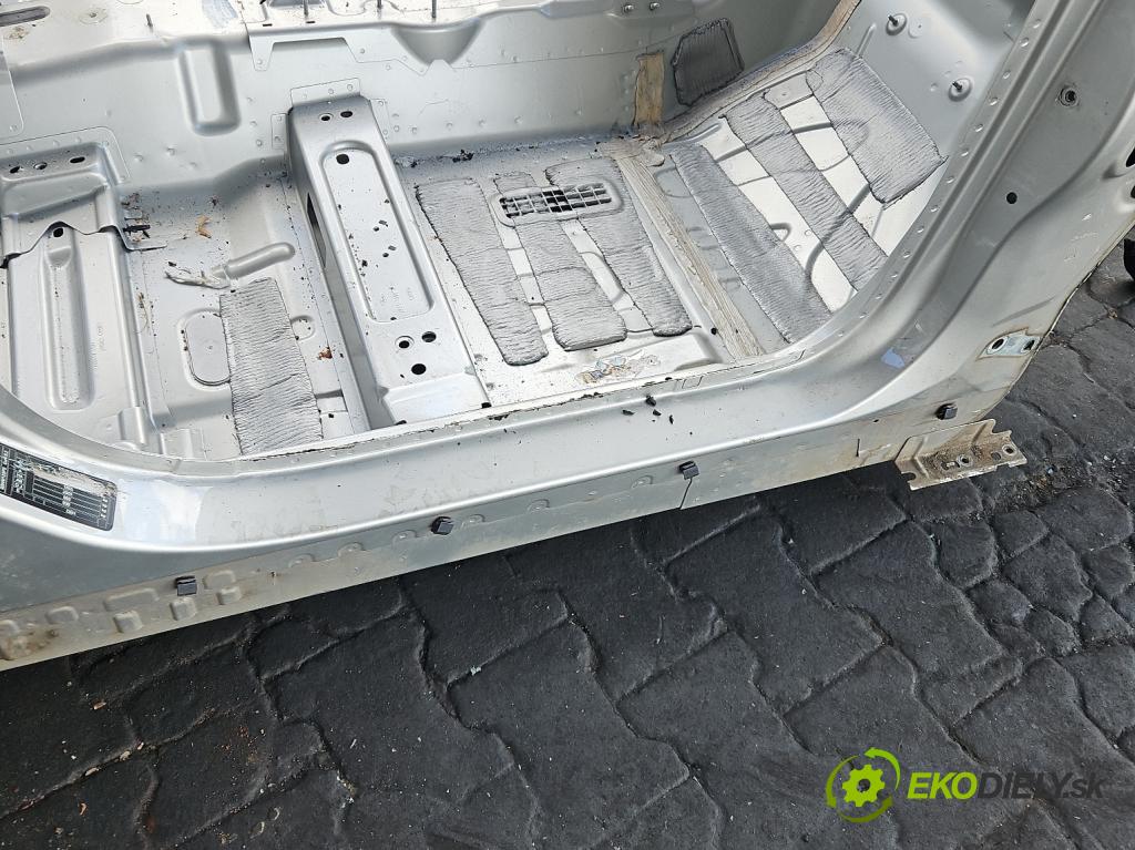 Ford Focus Mk4 2018- 1.0 ecoboost 125 HP manual 92 kW 999 cm3 5- Práh: pravý  (Karoséria ostatné)