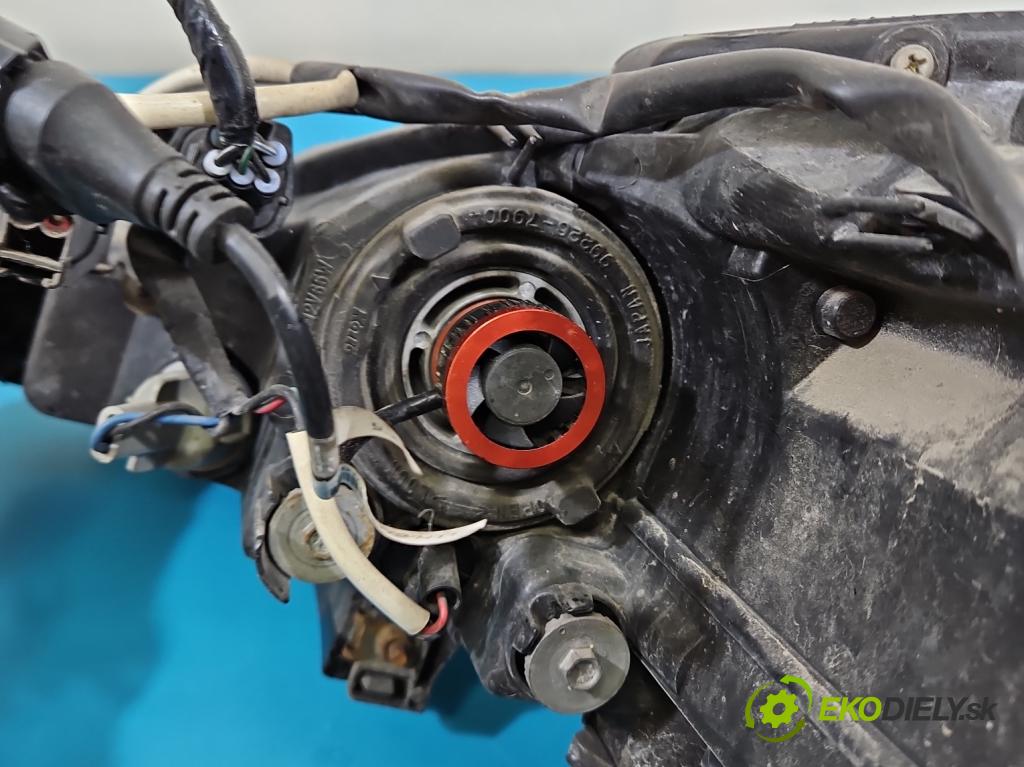 Mazda 6 II GH 2007-2012 2.2 citd 125 HP manual 92 kW 2184 cm3 5- Reflektor: pravý  (Svetlo predné pravé)