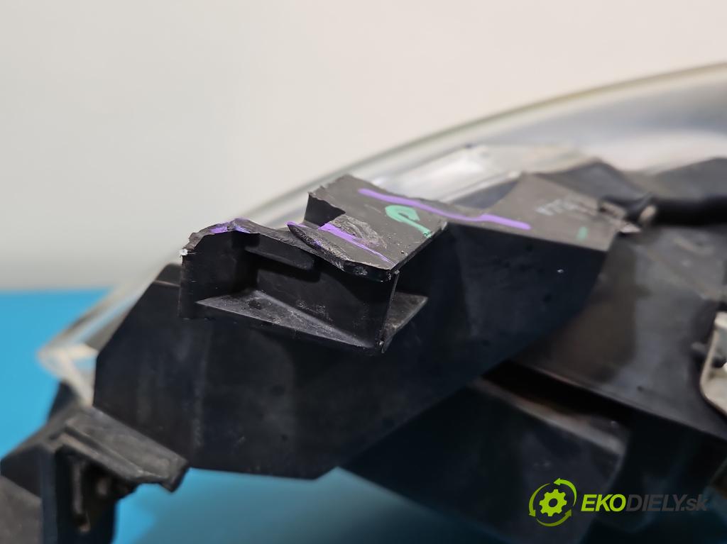 Mazda 6 II GH 2007-2012 2.2 citd 125 HP manual 92 kW 2184 cm3 5- Reflektor: pravý  (Svetlo predné pravé)