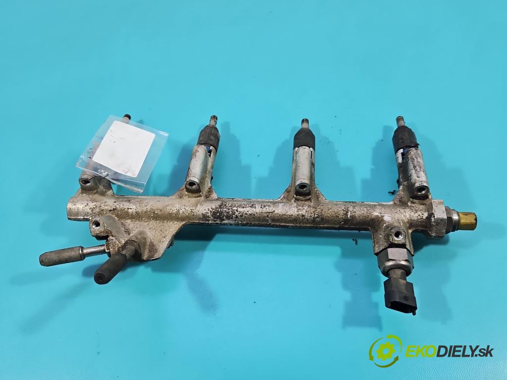 Opel Signum 2.2 16V 155 HP manual 114 kW 2198 cm3 5- vstrek 3860-501 (Vstrekovač paliva)