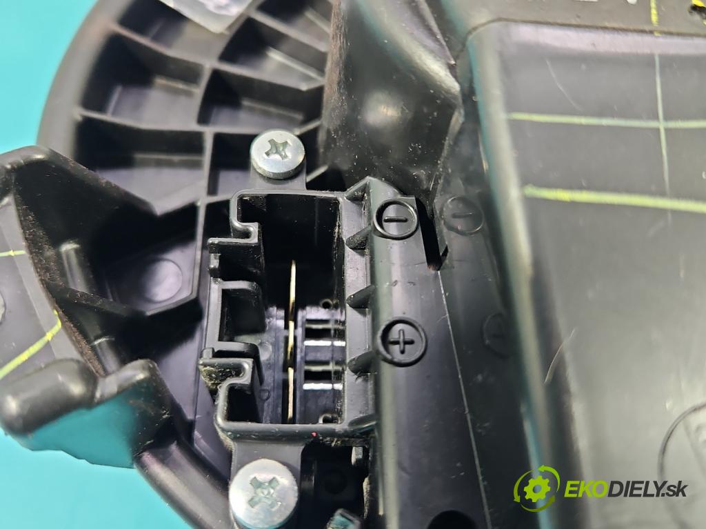 Toyota Verso 2009-2018 2.0 D4D 125 HP manual 92 kW 1998 cm3 5- ventilátor vzduchu AV272700-8104