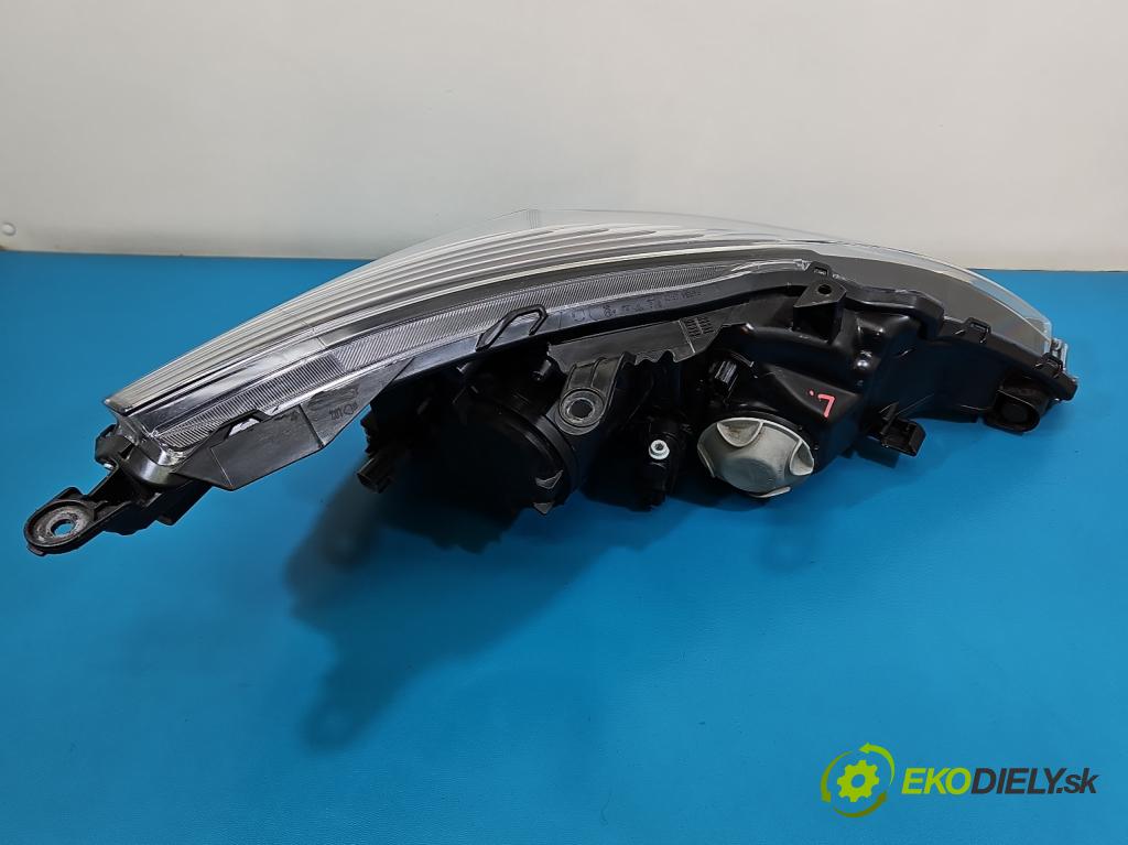 Toyota Verso 2009-2018 2.0 D4D 125 HP manual 92 kW 1998 cm3 5- Reflektor: ľavý  (Kľučka dverí ostatné)