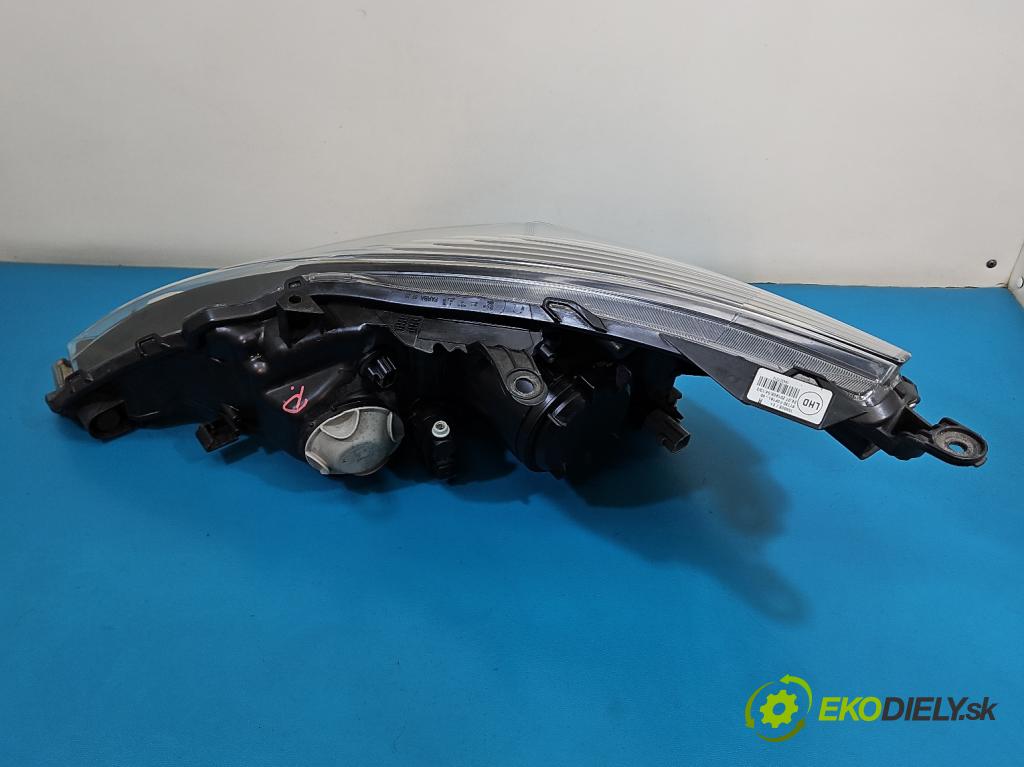 Toyota Verso 2009-2018 2.0 D4D 125 HP manual 92 kW 1998 cm3 5- Reflektor: pravý 81130-0F161-00 (Svetlo predné pravé)