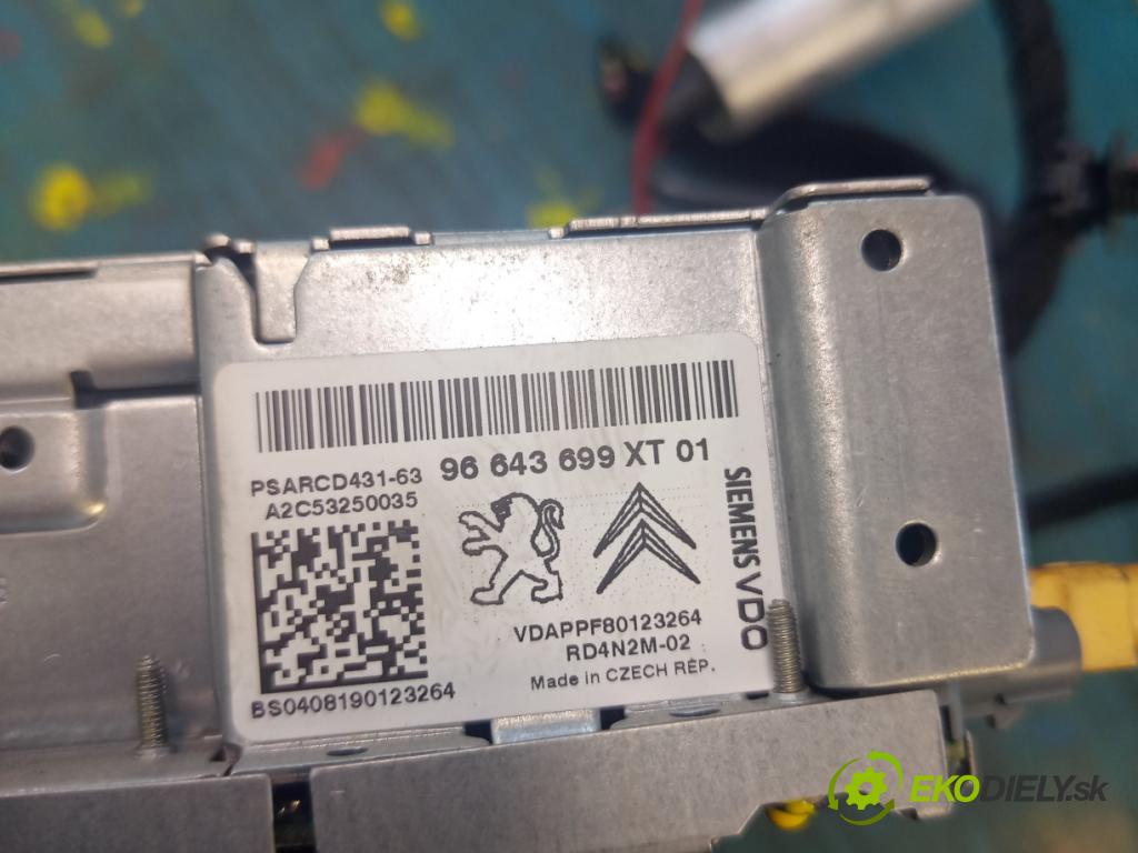 Peugeot 207 1.4 16V 88 HP manual 65 kW 1360 cm3 3- Radio originál 96643699XT