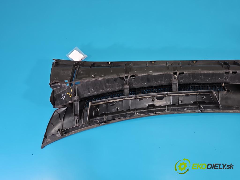 Toyota Verso 2009-2018 2.0 D4D 125 HP manual 92 kW 1998 cm3 5- torpédo 55782-0F050 (Torpédo (plast pod čelným sklom))