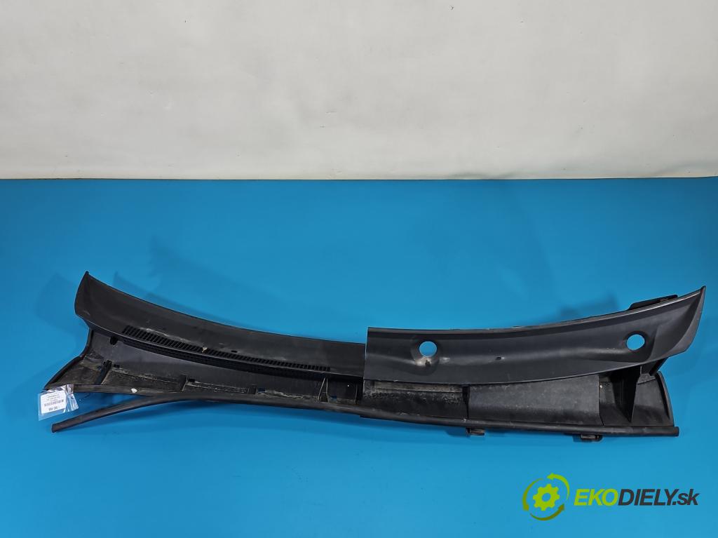 Toyota Verso 2009-2018 2.0 D4D 125 HP manual 92 kW 1998 cm3 5- torpédo 55782-0F050 (Torpédo (plast pod čelným sklom))