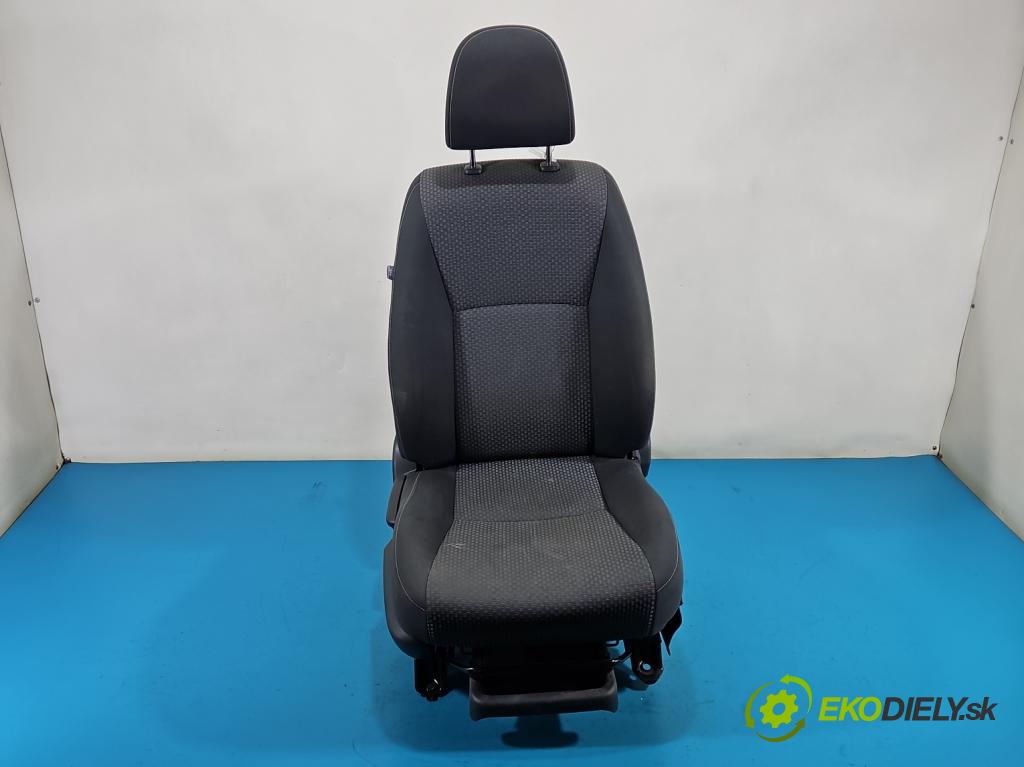 Toyota Verso 2009-2018 2.0 D4D 125 HP manual 92 kW 1998 cm3 5- Sedačka pravý  (Sedadlo)