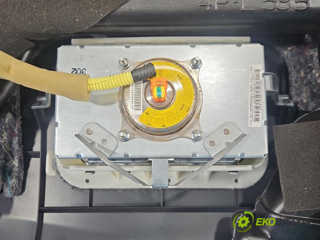 Toyota Verso 2009-2018 2.0 D4D 125 HP manual 92 kW 1998 cm3 5- kokpit,pristrojová doska rozdeľovacia