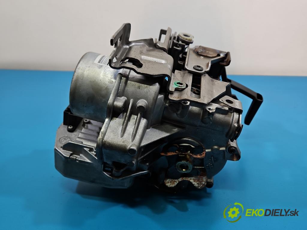 Renault Clio III 2005-2012 1.5 dci 68 HP manual 50 kW 1461 cm3 3- čerpadlo posilovač 8200937939B (Servočerpadlo)