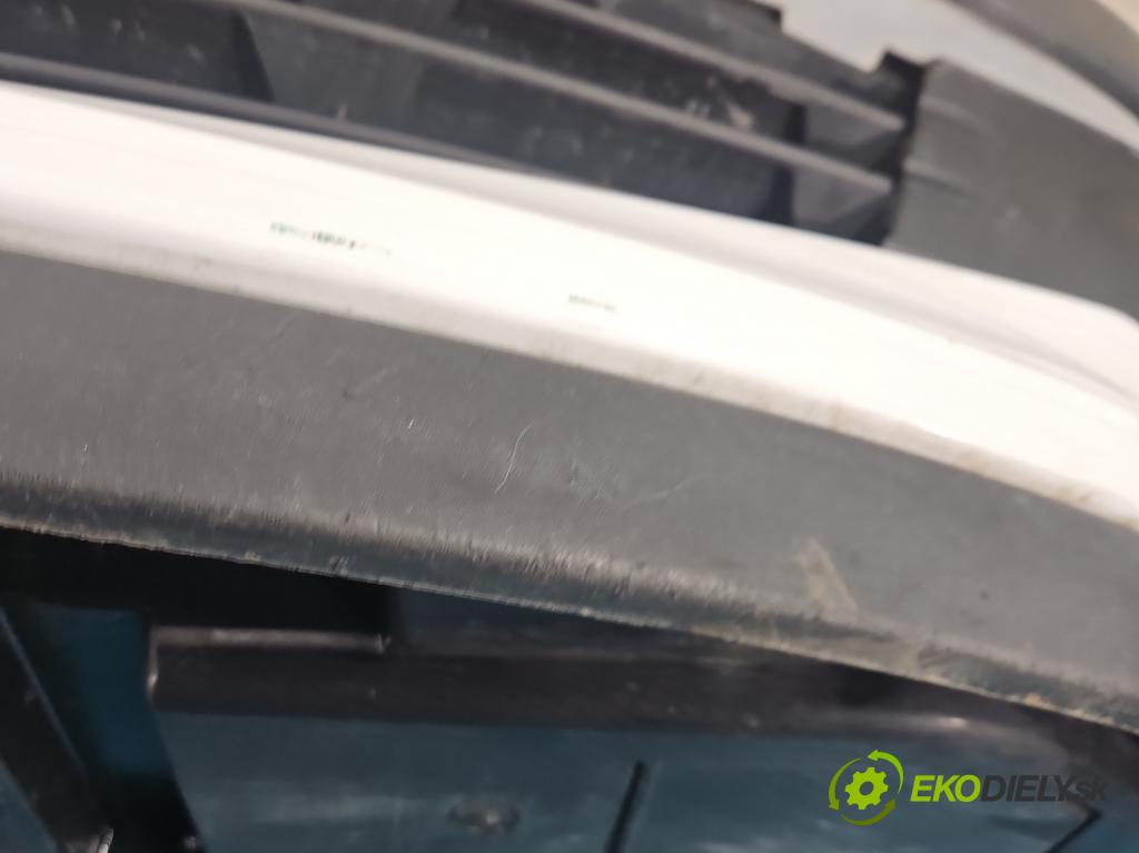 Renault Clio III 2005-2012 1.5 dci 68 HP manual 50 kW 1461 cm3 3- nárazník predné  (Kľučka dverí ostatné)