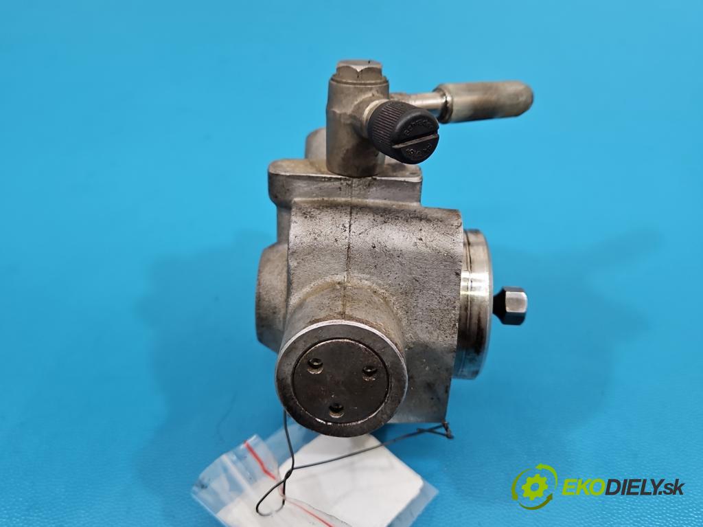 Opel Signum 2.2 16V 155 HP manual 114 kW 2198 cm3 5- čerpadlo palivo
