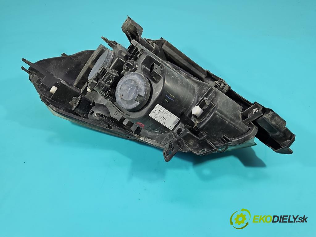 Renault Clio III 2005-2012 1.5 dci 68 HP manual 50 kW 1461 cm3 3- Reflektor: pravý  (Svetlo predné pravé)