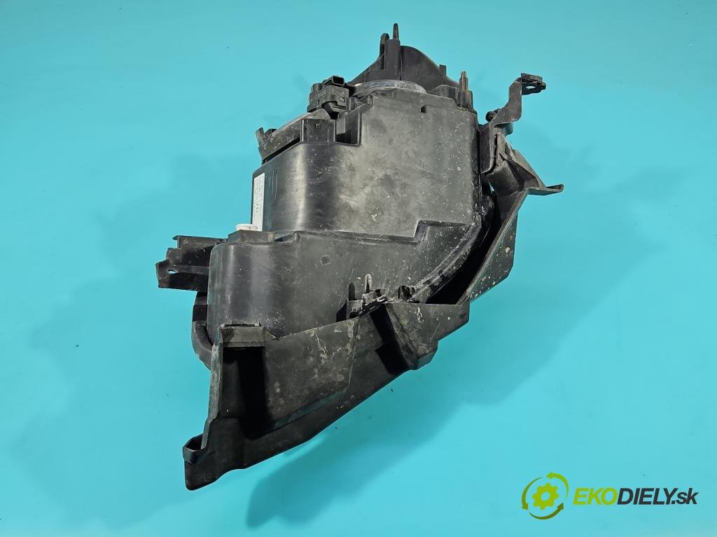 Renault Clio III 2005-2012 1.5 dci 68 HP manual 50 kW 1461 cm3 3- Reflektor: pravý  (Svetlo predné pravé)