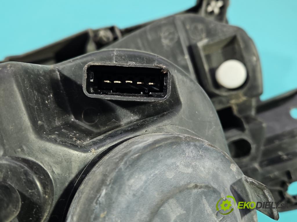 Renault Clio III 2005-2012 1.5 dci 68 HP manual 50 kW 1461 cm3 3- Reflektor: pravý  (Svetlo predné pravé)