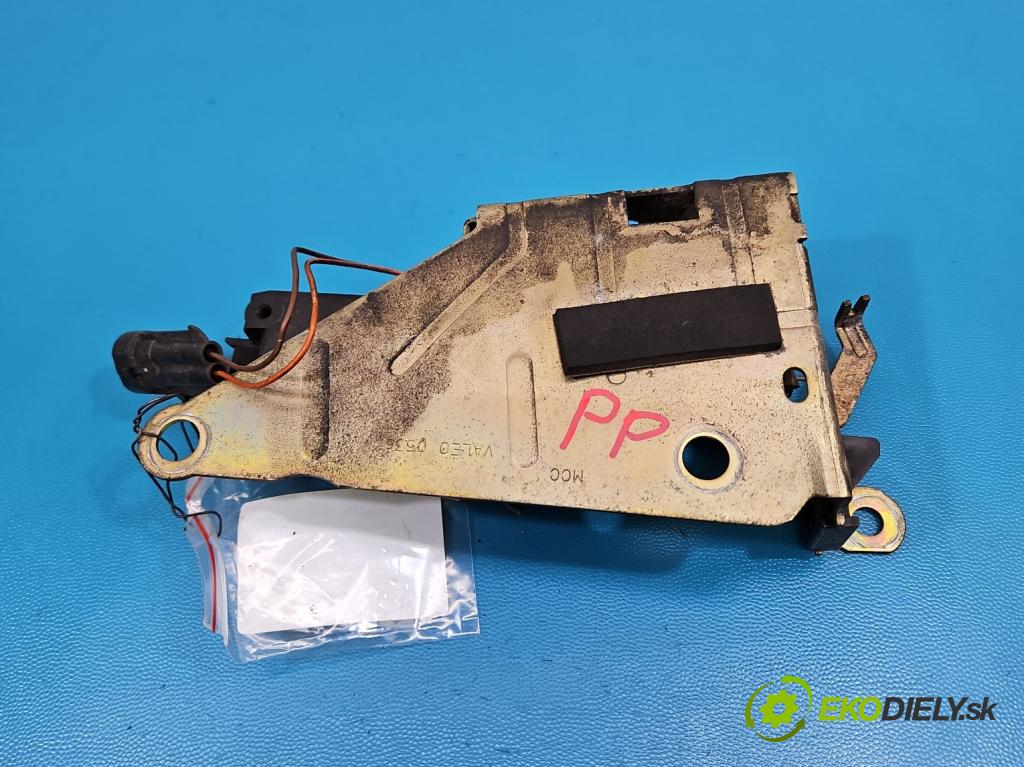 Smart Fortwo 1998-2007 54 HP manual 40 kW 599 cm3 3- zámok predné pravý