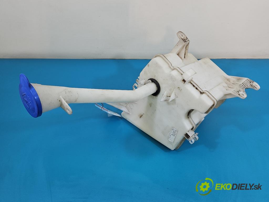 Toyota Verso 2009-2018 2.0 D4D 125 hp manual 92 kW 1998 cm3 5- nádržka tekutina: ostřikovačů 85310-0F032