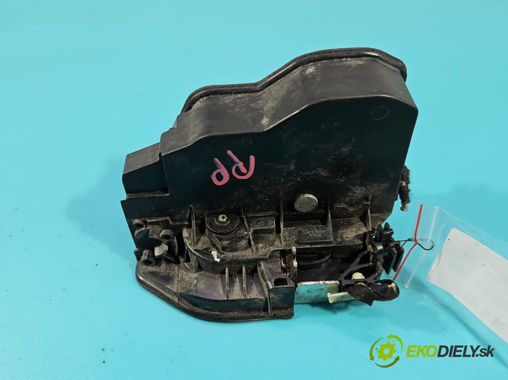 Bmw 3 F30 2011-2018 2.0d 184hp automatic 135 kW 1995 cm3 5- zámok predné pravý 4822440