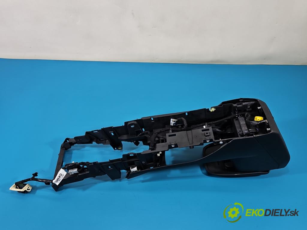 Ford Focus Mk4 2018- 1.0 ecoboost 125 HP manual 92 kW 999 cm3 5- operadlo  (Lakťová opierka)