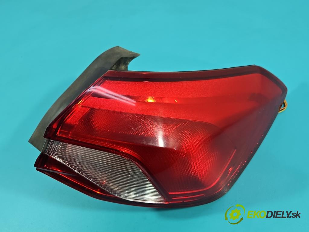 Ford Focus Mk4 2018- 1.0 ecoboost 125 HP manual 92 kW 999 cm3 5- svetlo / reflektor zadné pravé JX7B-13404-CD (Kľučka dverí ostatné)