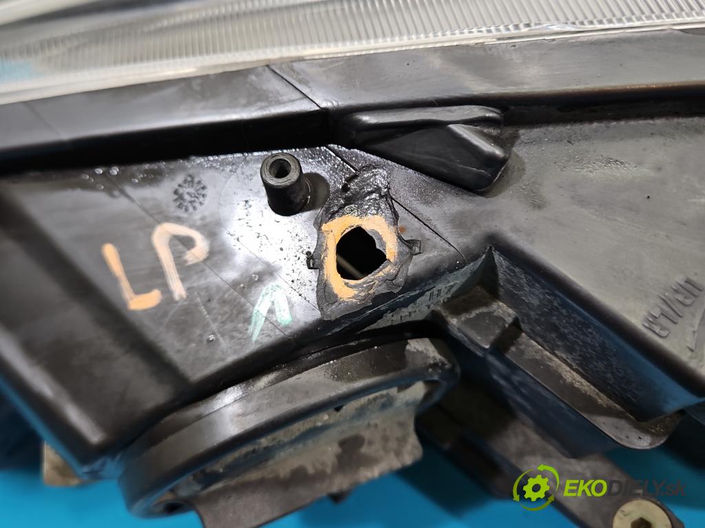 Opel Astra IV 2009-2015 1.4 T 140 HP manual 103 kW 1364 cm3 4- Reflektor: pravý 13371596 (Svetlo predné pravé)