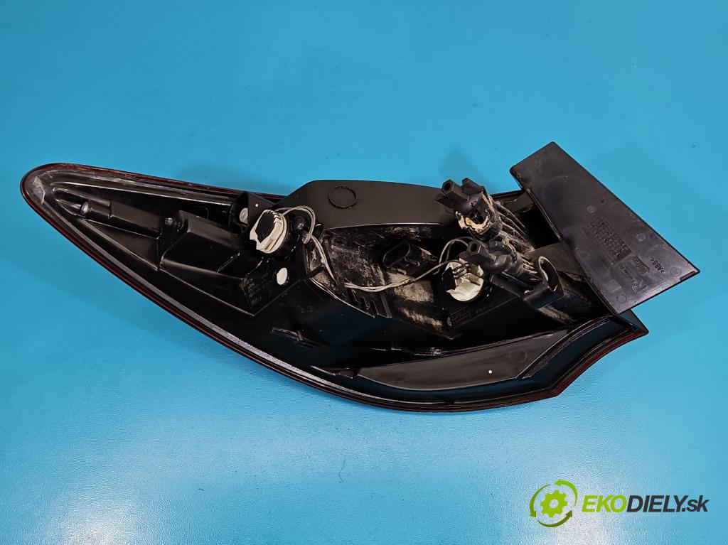 Opel Astra IV 2009-2015 1.4 T 140 HP manual 103 kW 1364 cm3 4- svetlo / reflektor zadné pravé 90015087 (Kľučka dverí ostatné)