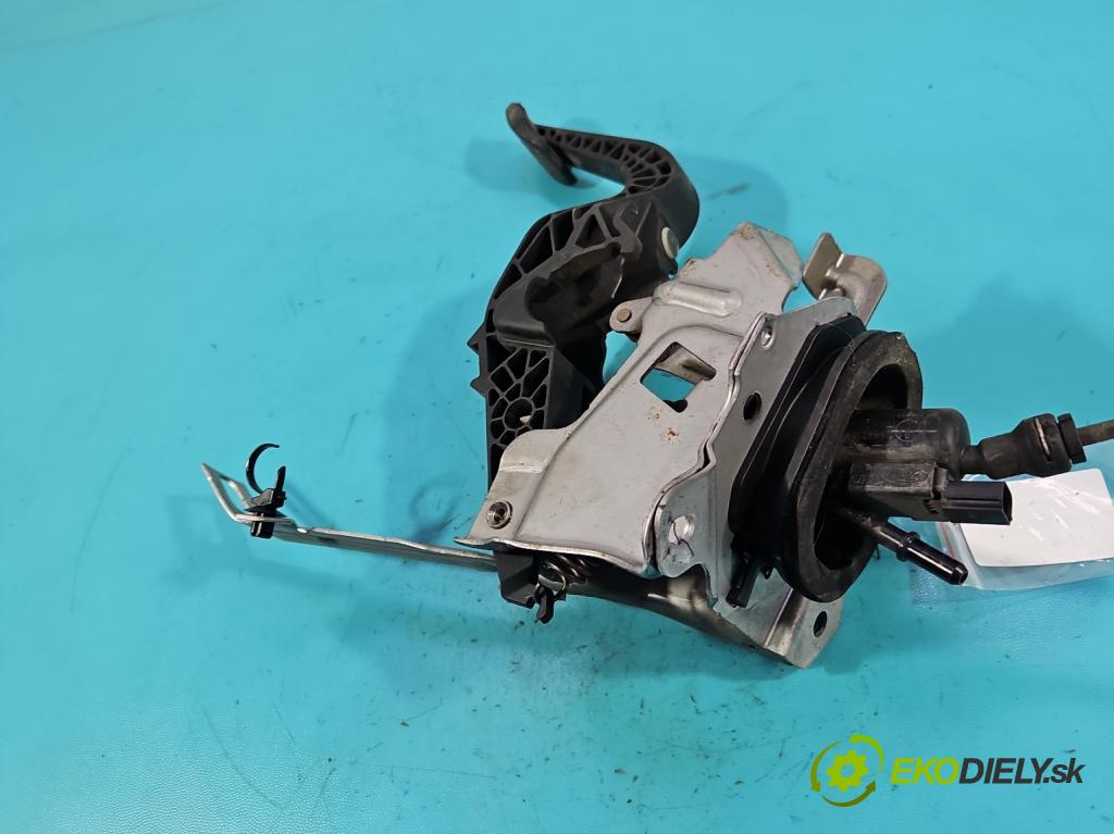 Ford Focus Mk4 2018- 1.0 ecoboost 125 HP manual 92 kW 999 cm3 5- pedále ostatné JX61-7B633-AC