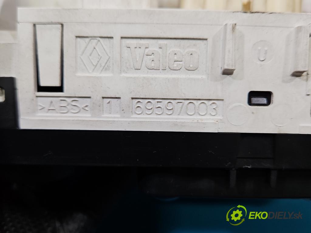 Renault Clio III 2005-2012 1.5 dci 68 HP manual 50 kW 1461 cm3 3- panel kúrenia 96590001