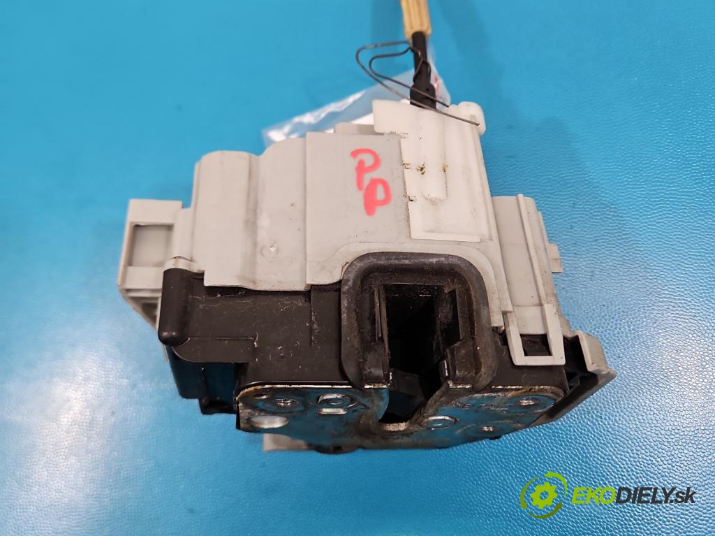 Fiat Bravo II 2007-2014 1.6 jtd 120 HP manual 88 kW 1598 cm3 5- zámok predné pravý 51827955