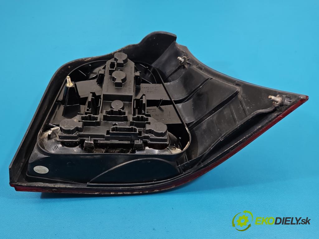 Vw Golf IV 1997-2003 1.9 tdi 101 HP manual 74 kW 1896 cm3 5- svetlo / reflektor zadné ľavé 1J6945257 (Kľučka dverí ostatné)