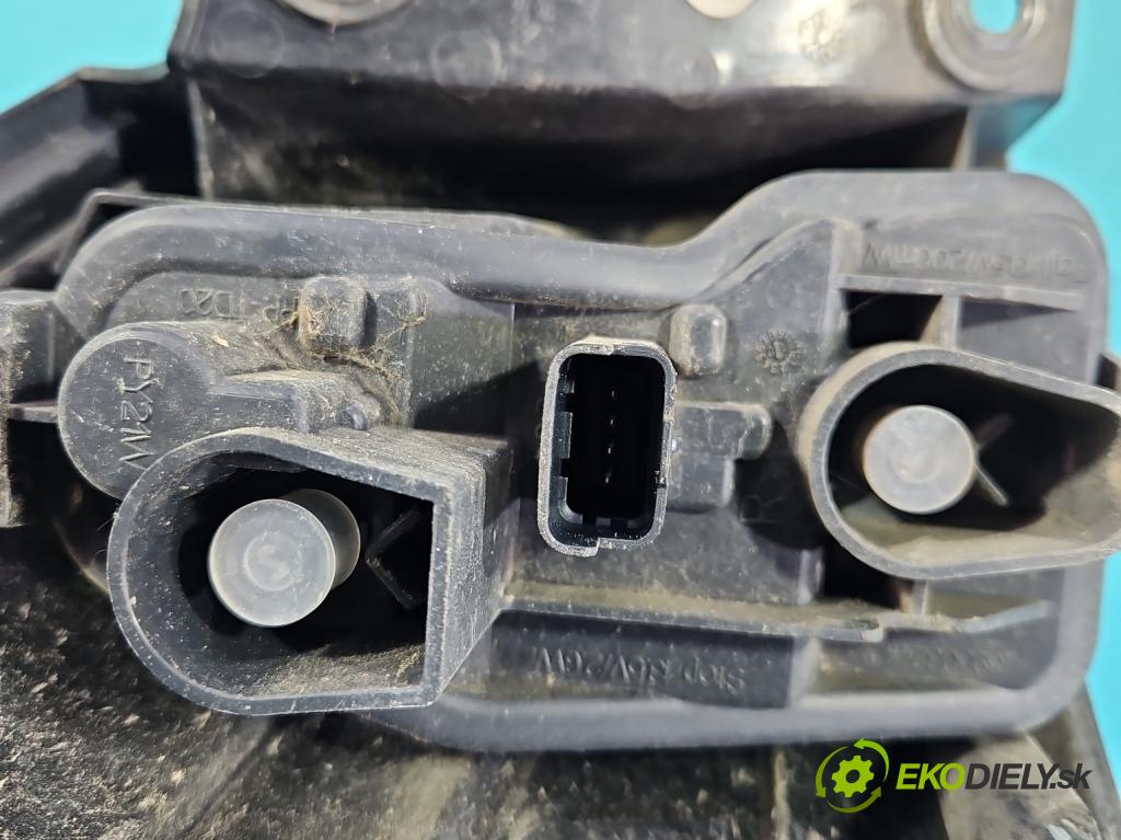 Nissan Qashqai I J10 2006-2013 1.6 16V 114 HP manual 84 kW 1598 cm3 5- svetlo / reflektor zadné pravé  (Kľučka dverí ostatné)
