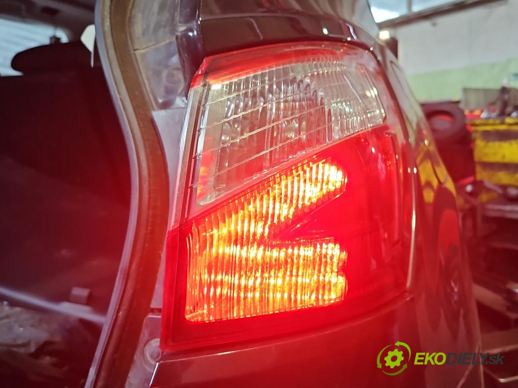 Nissan Qashqai I J10 2006-2013 1.6 16V 114 hp manual 84 kW 1598 cm3 5- světlo zadní pravé  (Klika dveří ostatní)