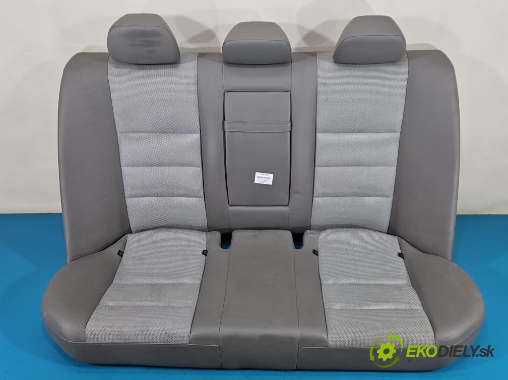 Mercedes C W204 2007-2014 2.2 CDI 136 HP manual 100 kW 2148 cm3 4- Pohovka: zadné  (Sedadlo)