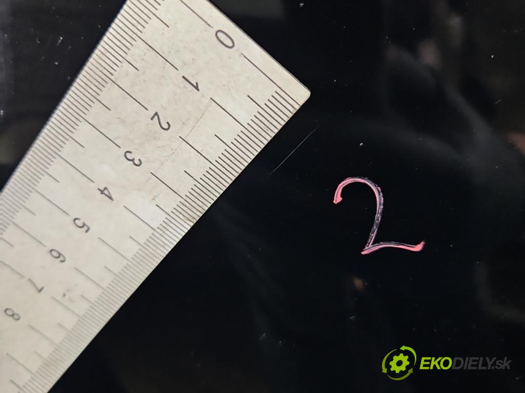 Audi A6 C7 2011-2018 2.0 tdi 177 HP automatic 130 kW 1968 cm3 5- blatník predné pravý  (Kľučka dverí ostatné)