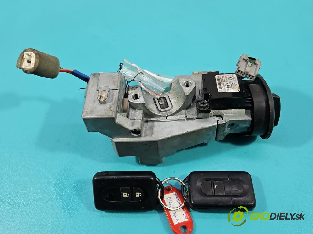Nissan Qashqai I J10 2006-2013 1.6 16V 114 HP manual 84 kW 1598 cm3 5- Spínačka  (Spínacia skrinka)
